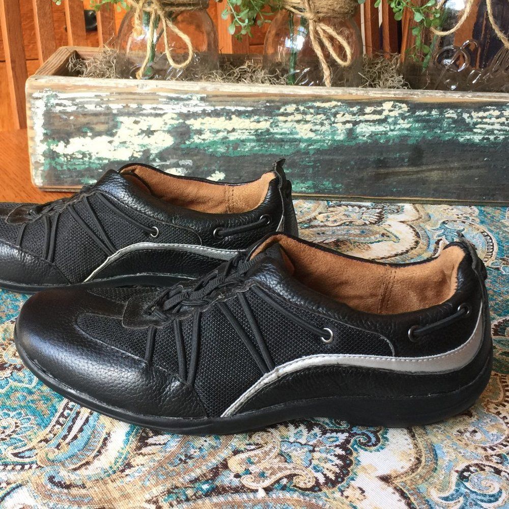 Natural Soul Naturalizer Black Leather Walking Sneakers 6.5M